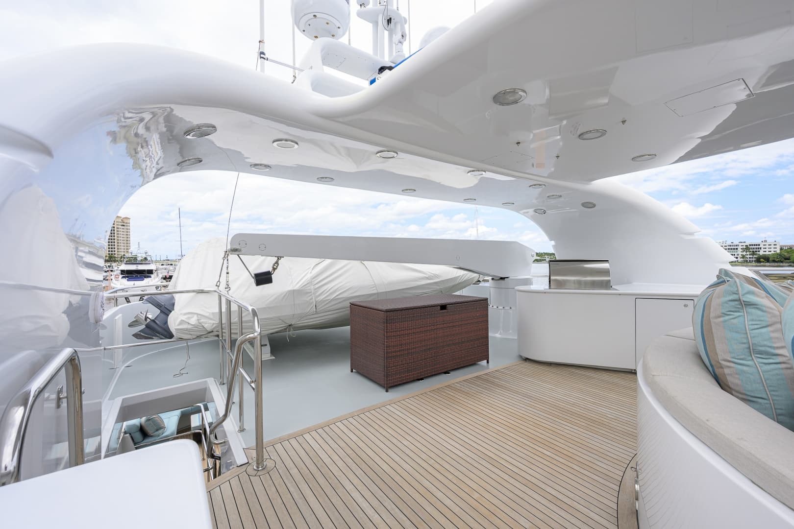 2003 Cheoy Lee Tri-Deck