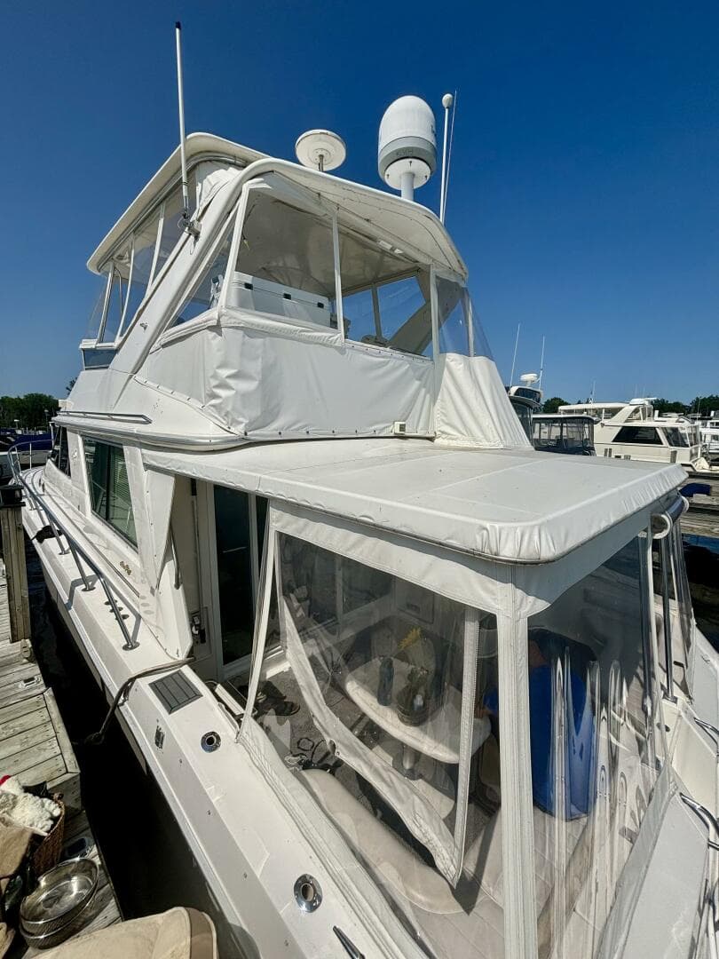 1995 Sea Ray 550 Sedan Bridge