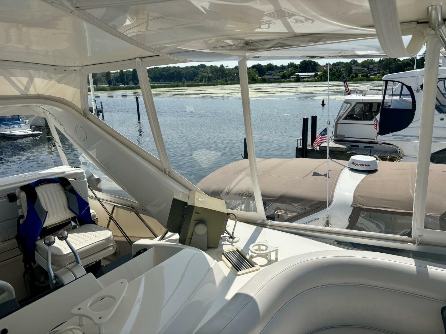 1995 Sea Ray 550 Sedan Bridge