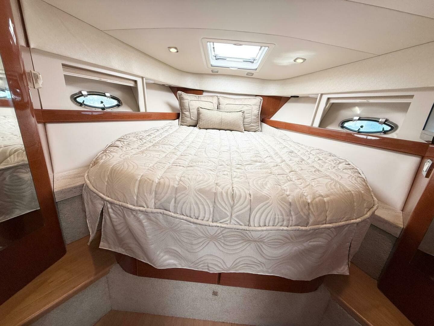 2016 Formula 37 Performance Cruiser