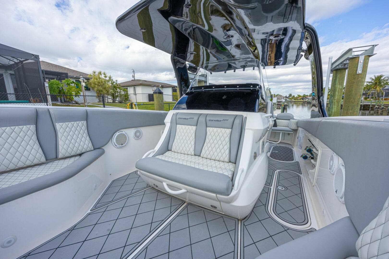 2010 Concept 4400 Sport Yacht