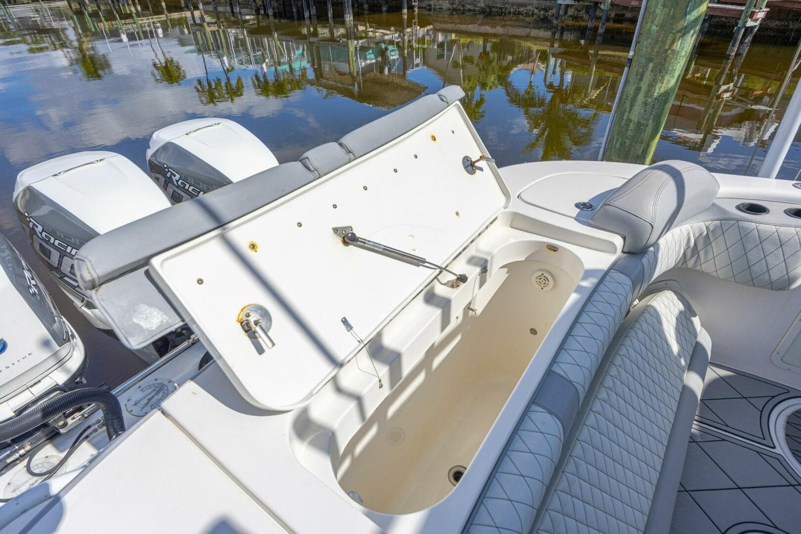 2010 Concept 4400 Sport Yacht