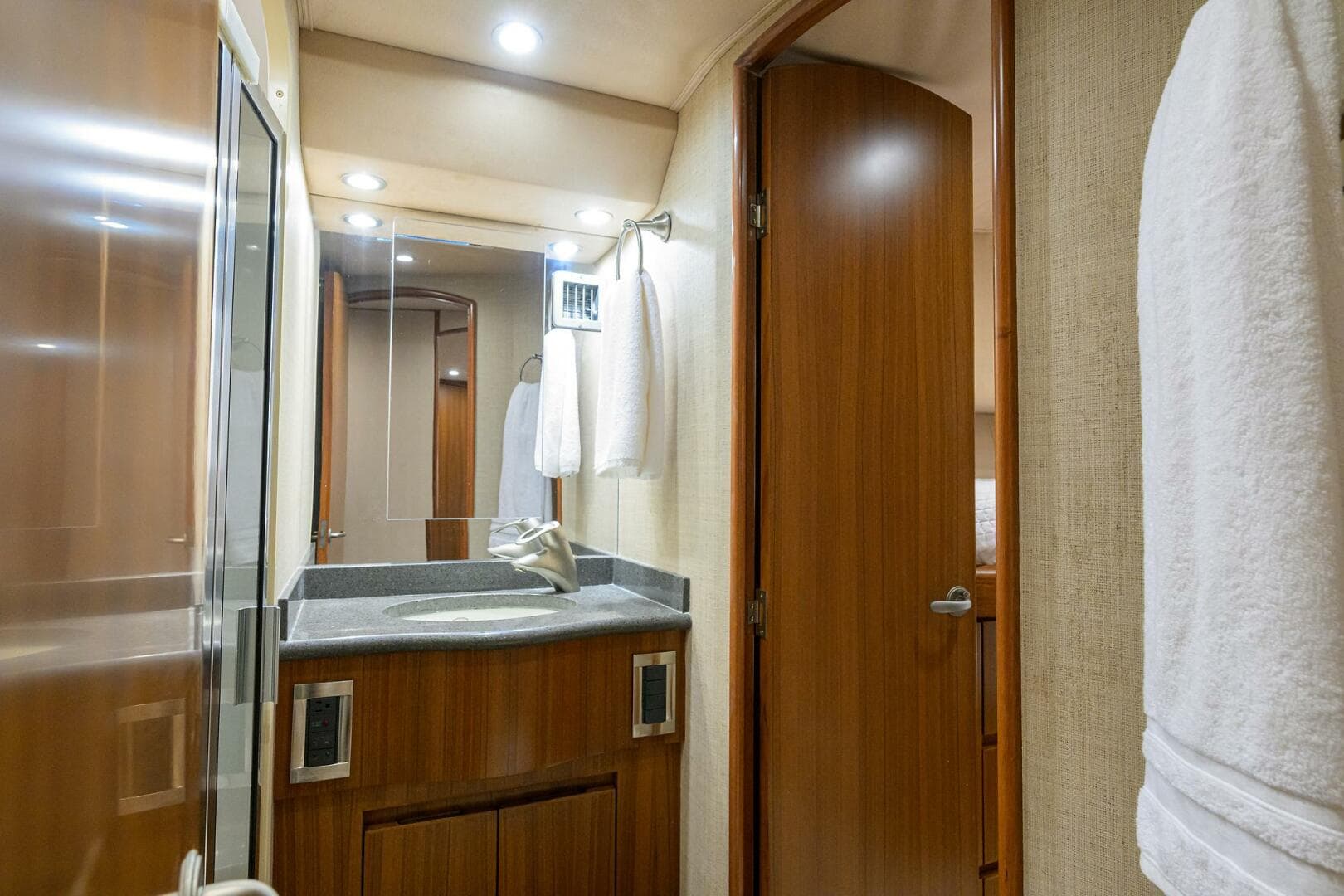 2008 Viking 60 Convertible