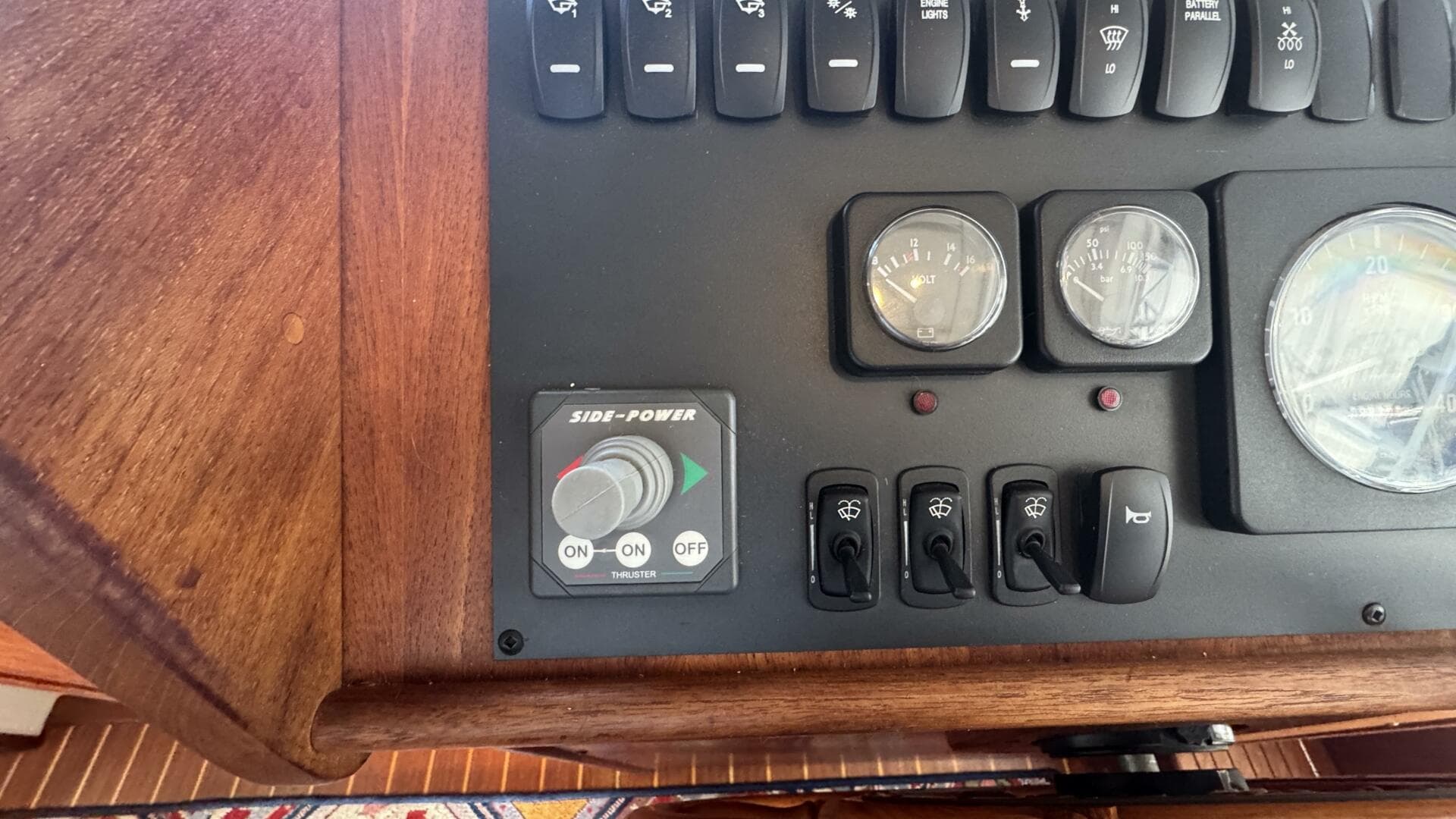 Electronics & Navigation Equipment