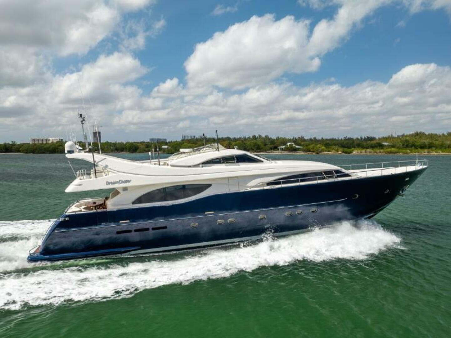2001 Ferretti 94 Raised Pilothouse - Dreamchaser - Profile