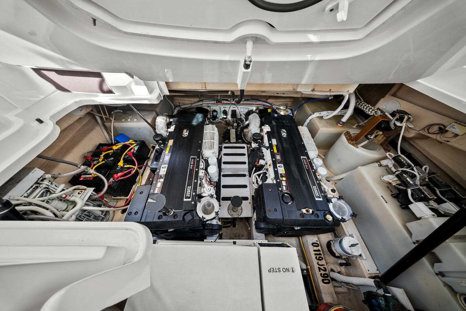 2007 Tiara Yachts 4300 Sovran- Engine Room