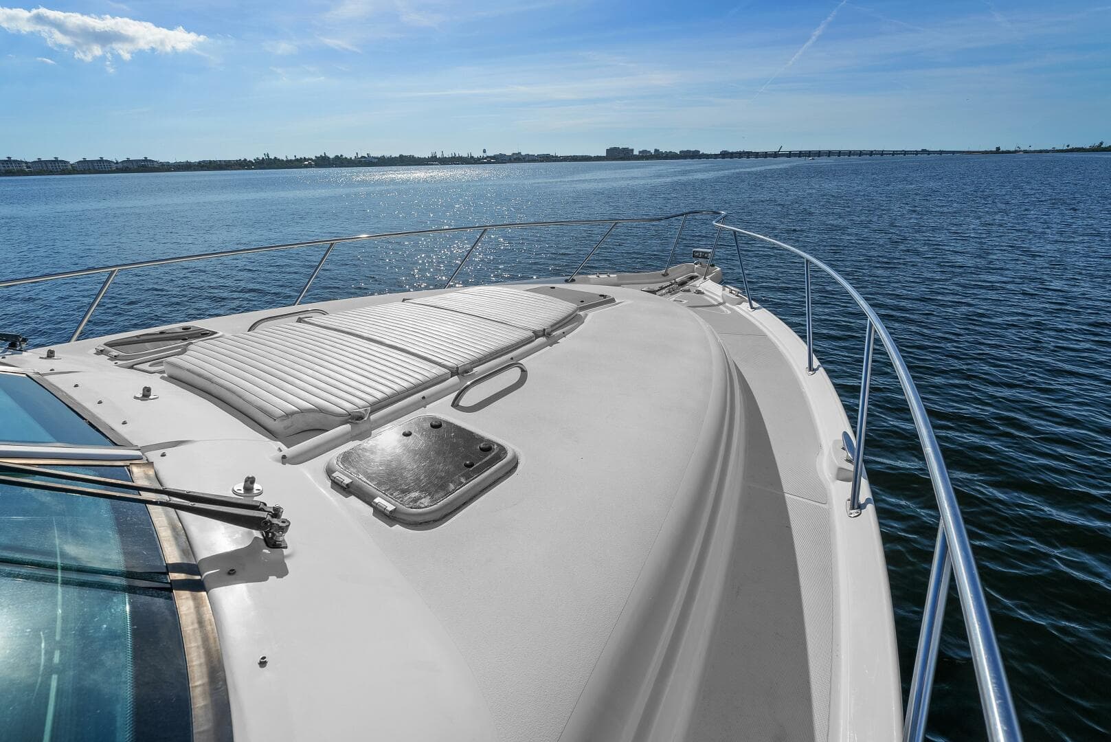 2007 Tiara Yachts 4300 Sovran - Foredeck