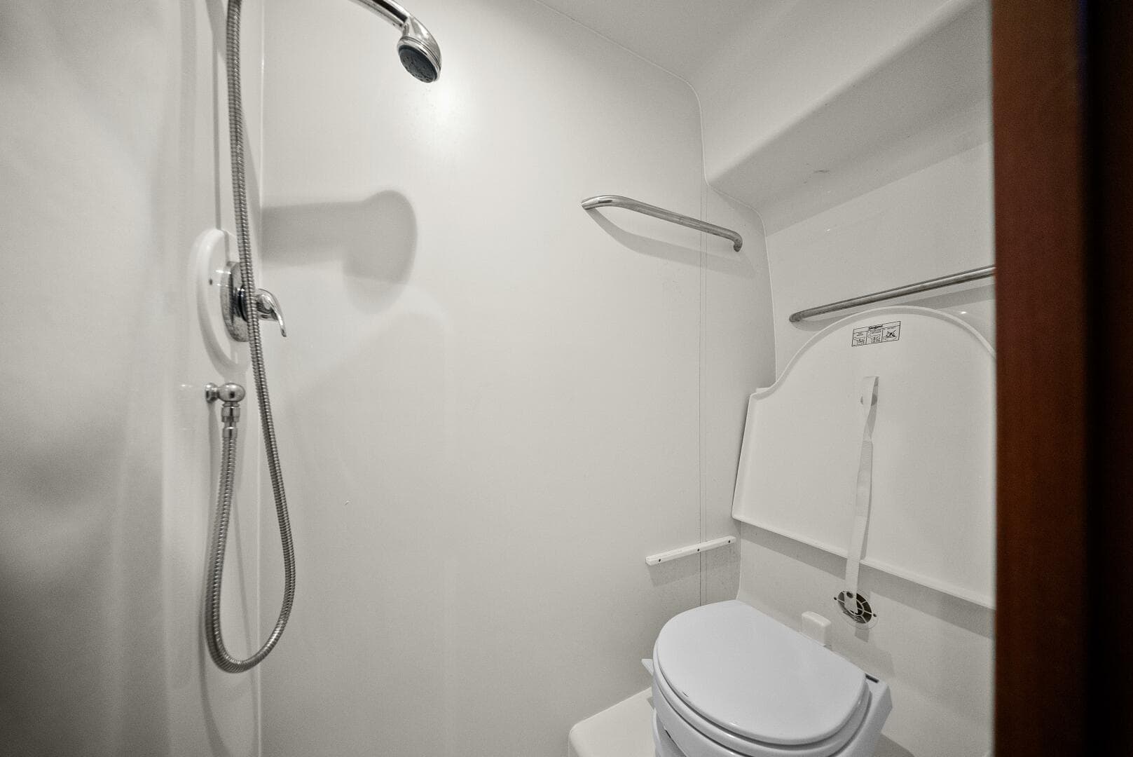 2007 Tiara Yachts 4300 Sovran - Head