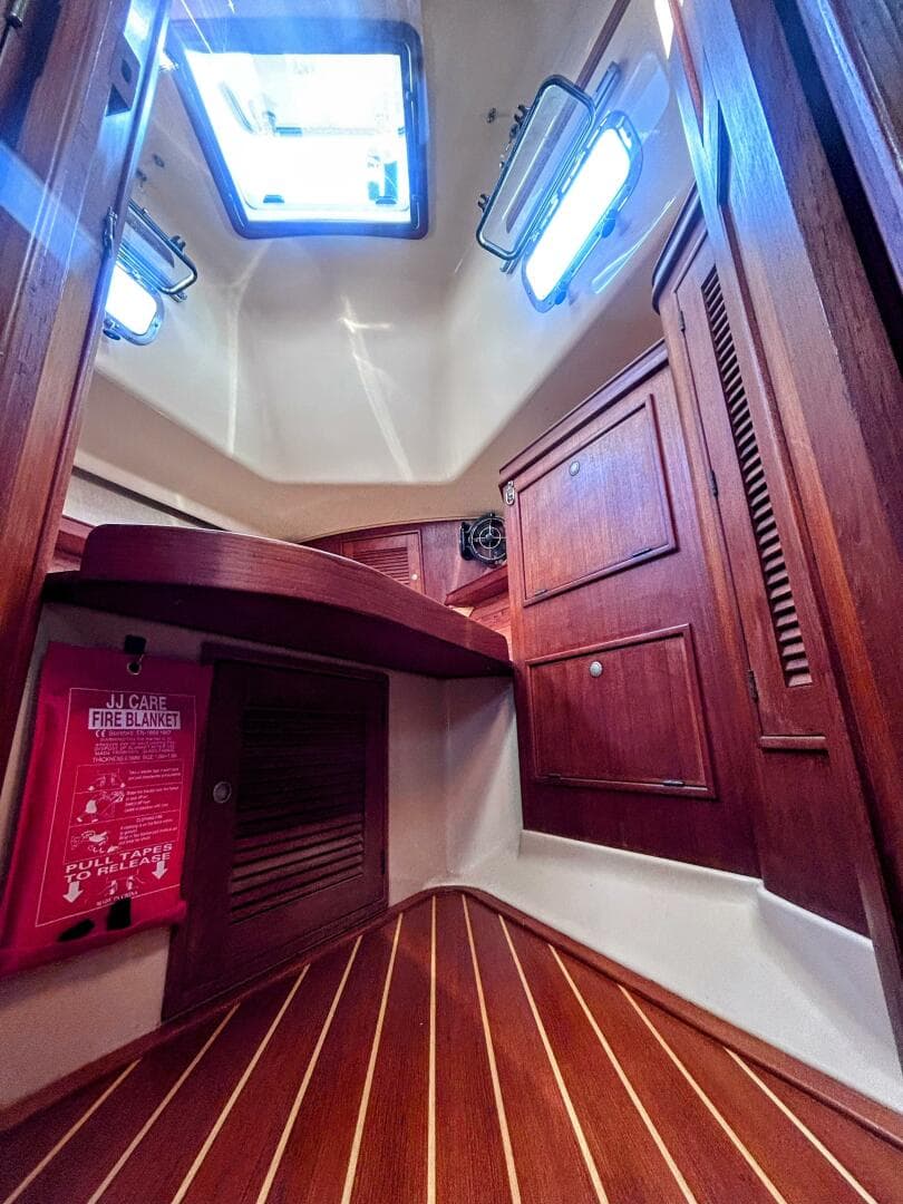 1999 Island Packet 320