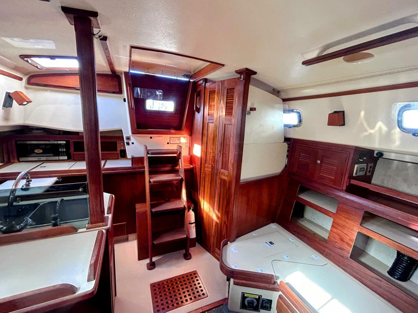 1999 Island Packet 320