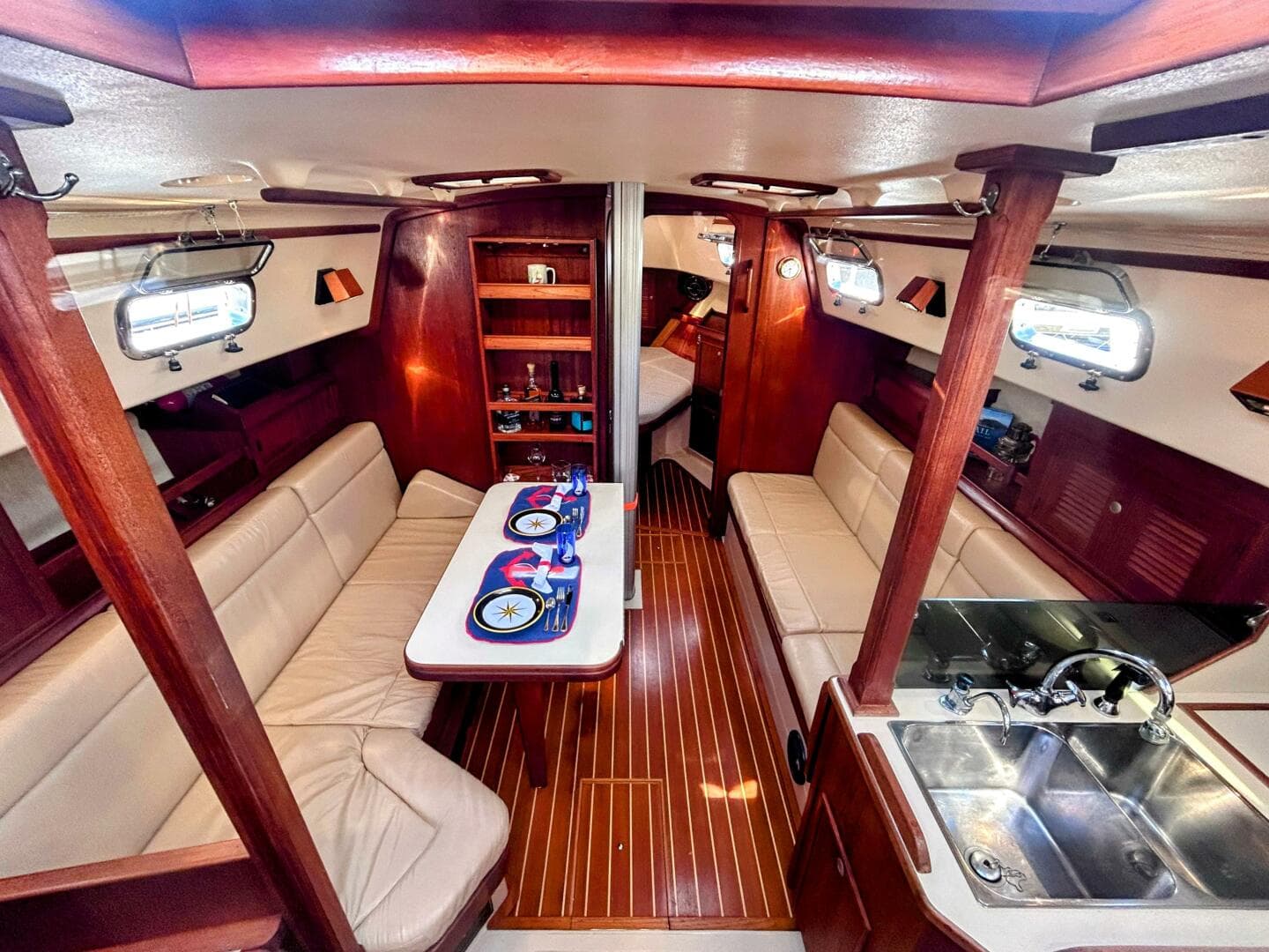 1999 Island Packet 320