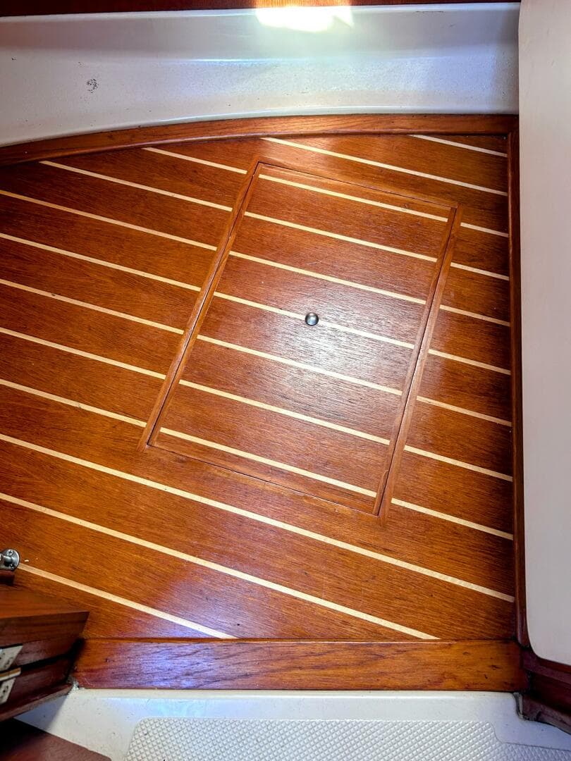 1999 Island Packet 320