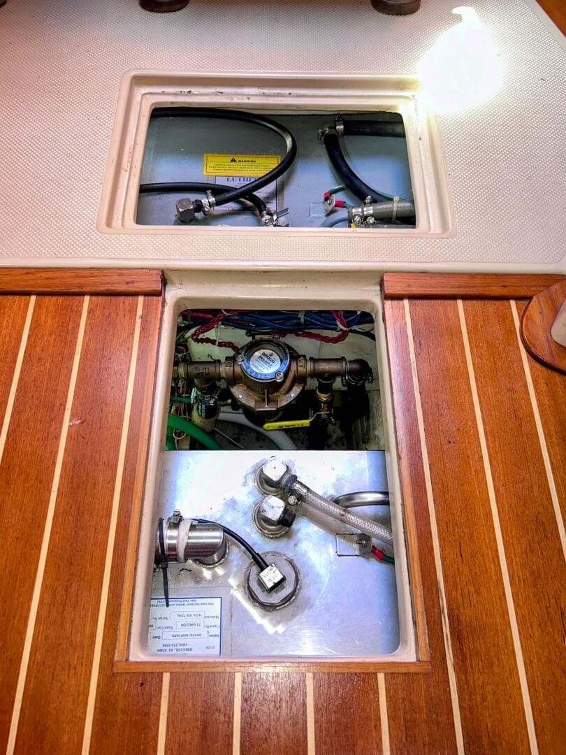 1999 Island Packet 320