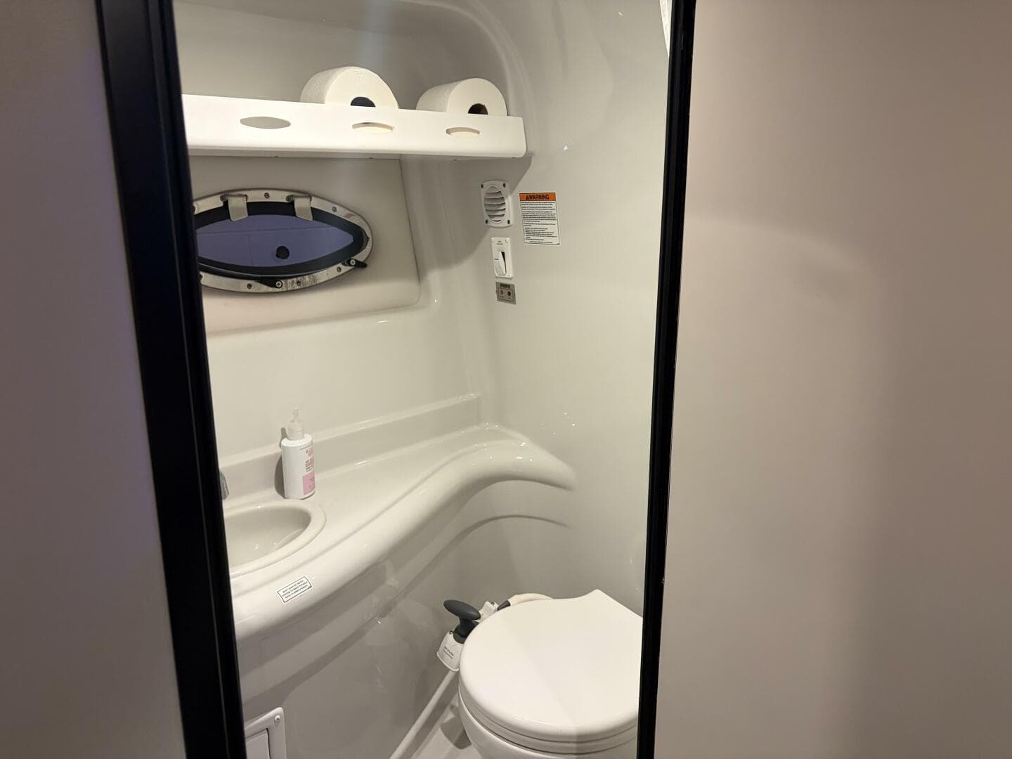 2019 Crownline 264 CR