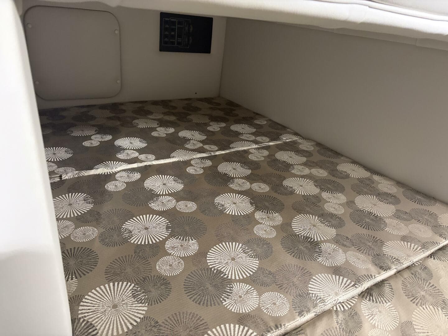 2019 Crownline 264 CR