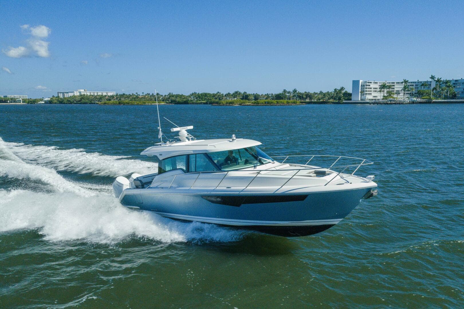 2025 Tiara Yachts 43 LE