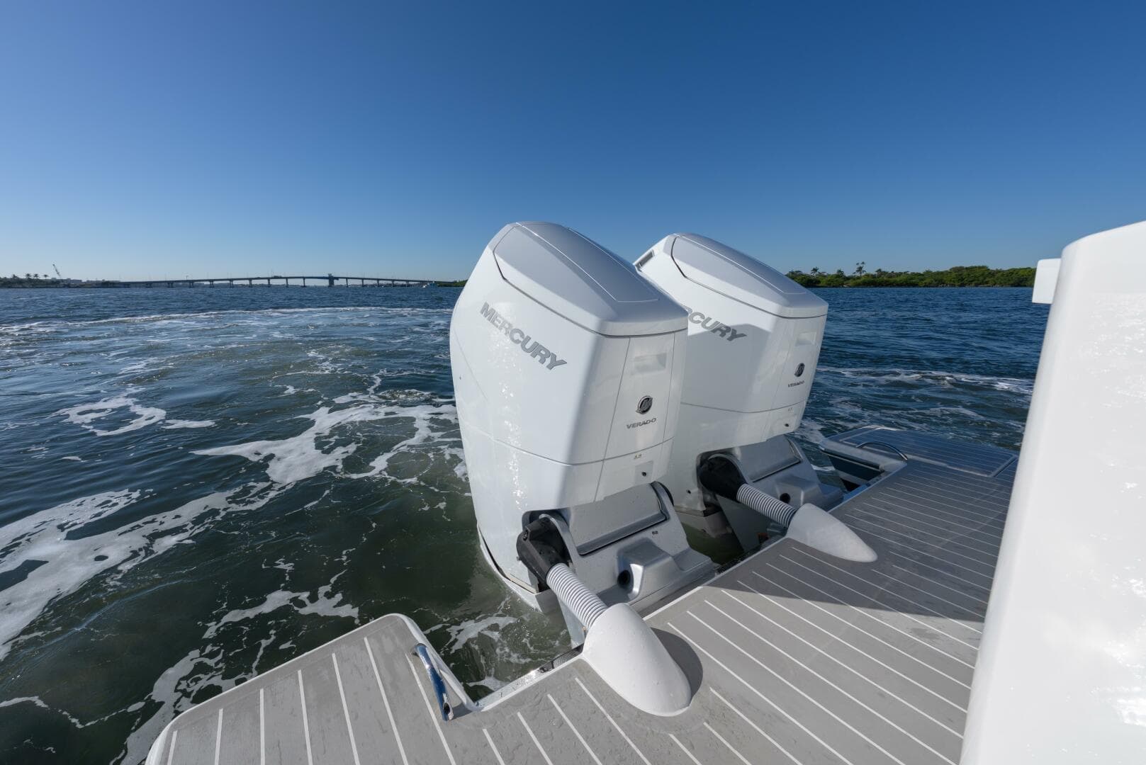 2025 Tiara Yachts 43 LE