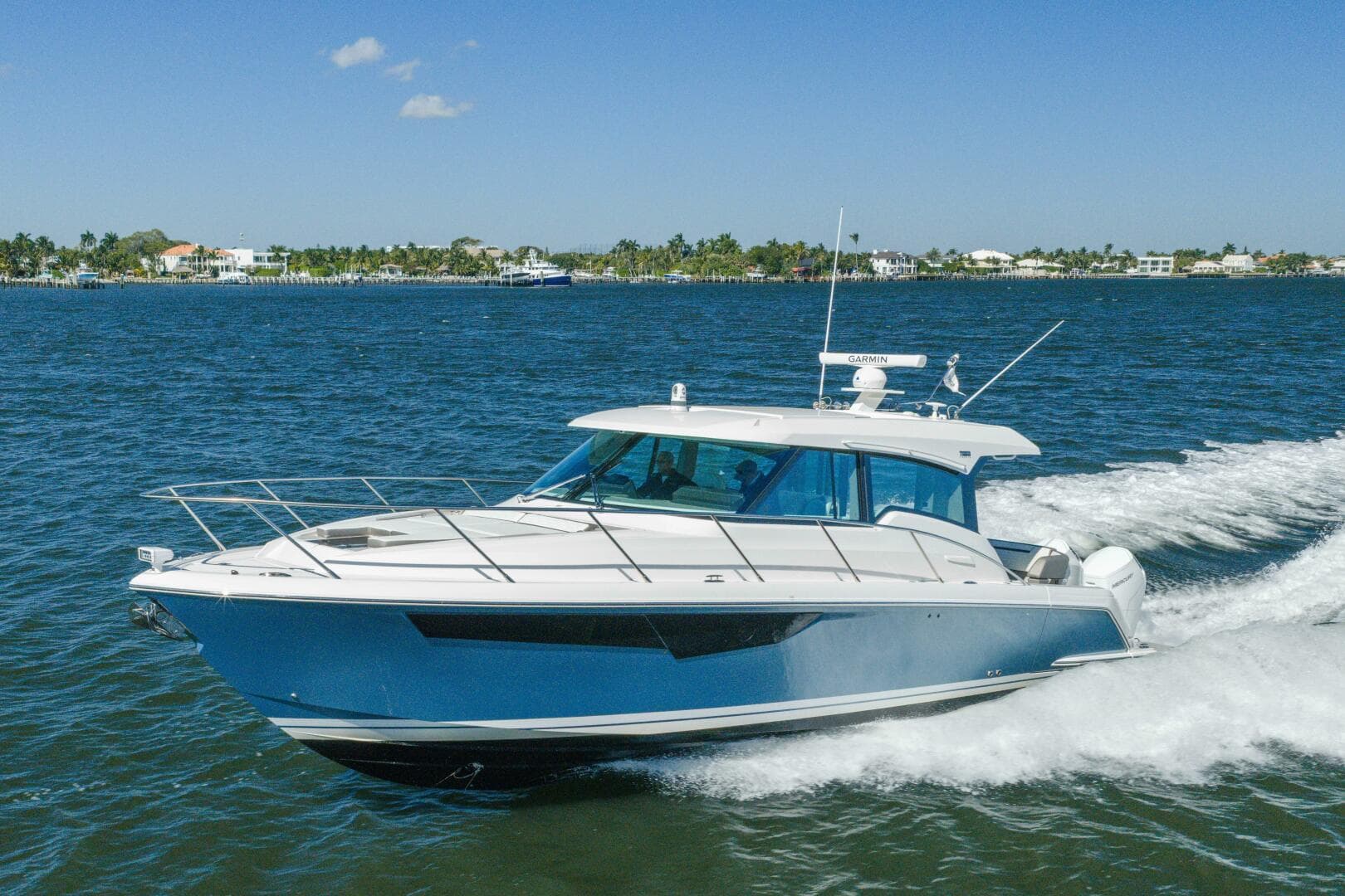 2025 Tiara Yachts 43 LE