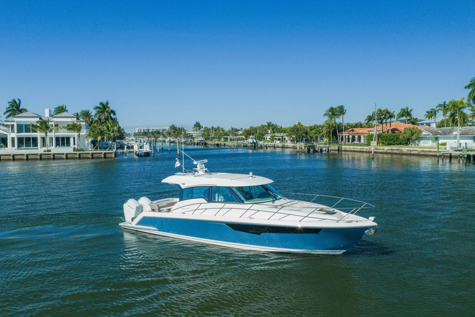 2025 Tiara Yachts 43 LE