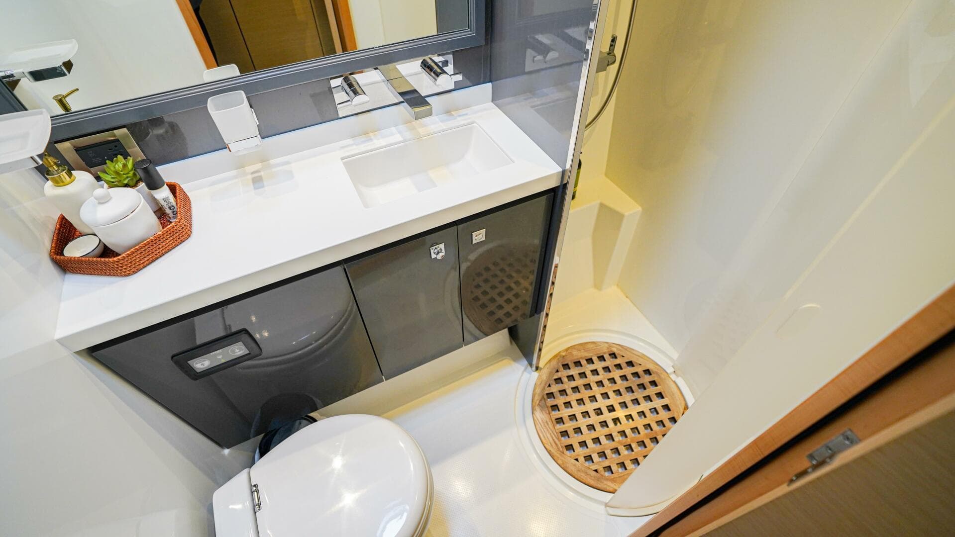 2017 Fountaine Pajot Victoria 67