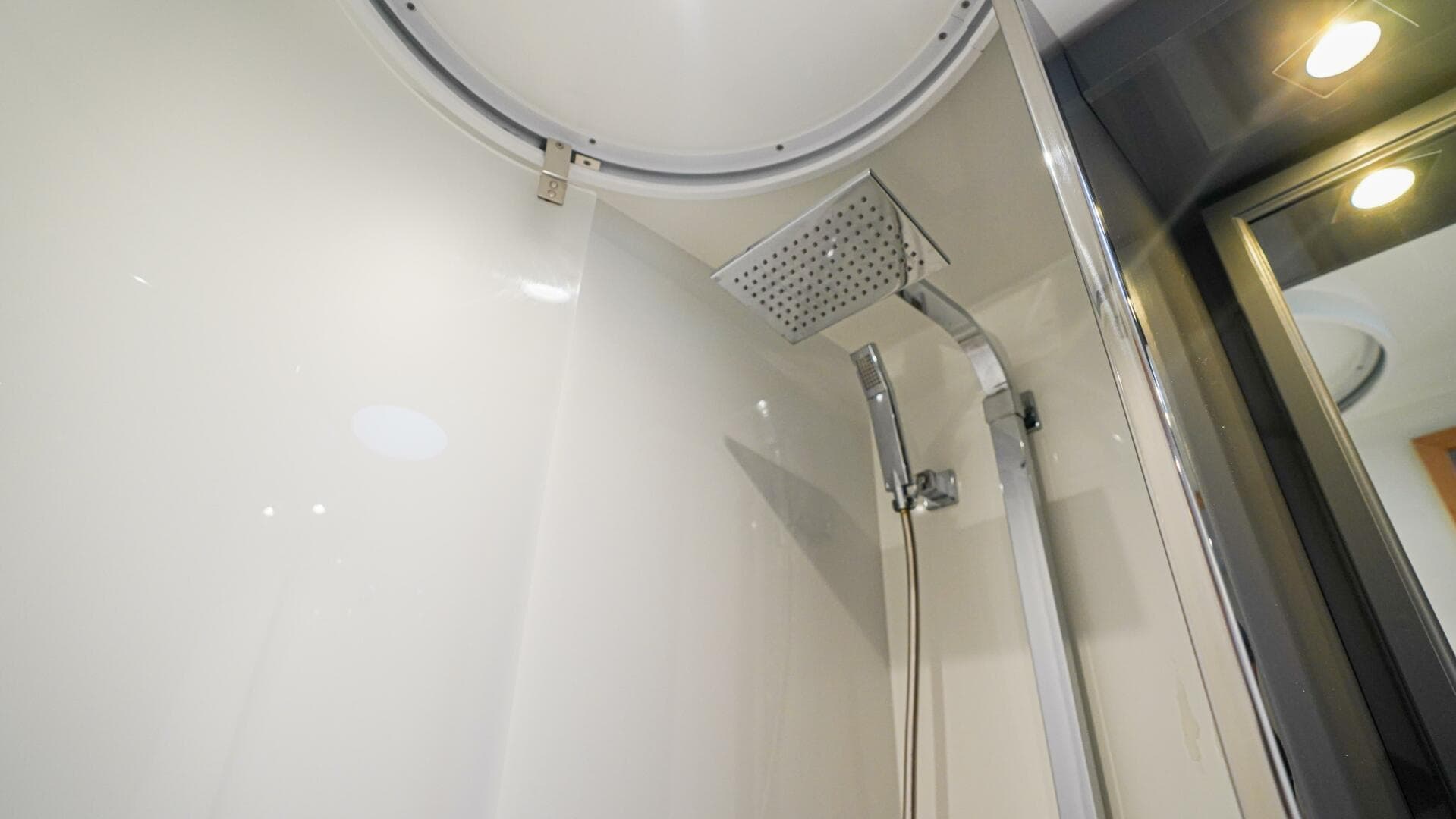 2017 Fountaine Pajot Victoria 67