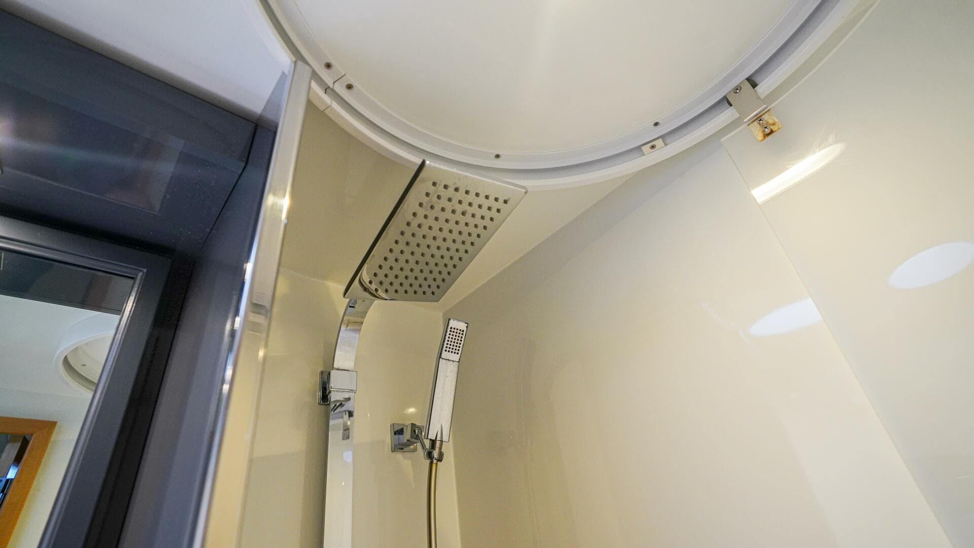 2017 Fountaine Pajot Victoria 67