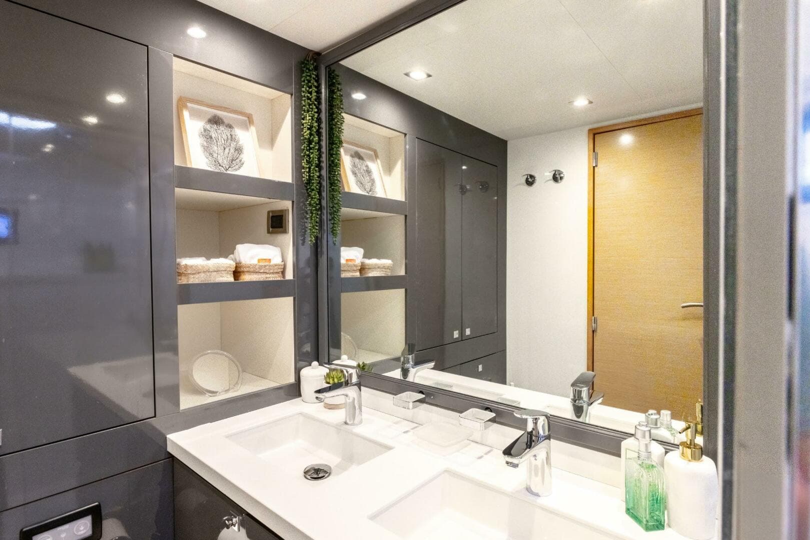 2017 Fountaine Pajot Victoria 67