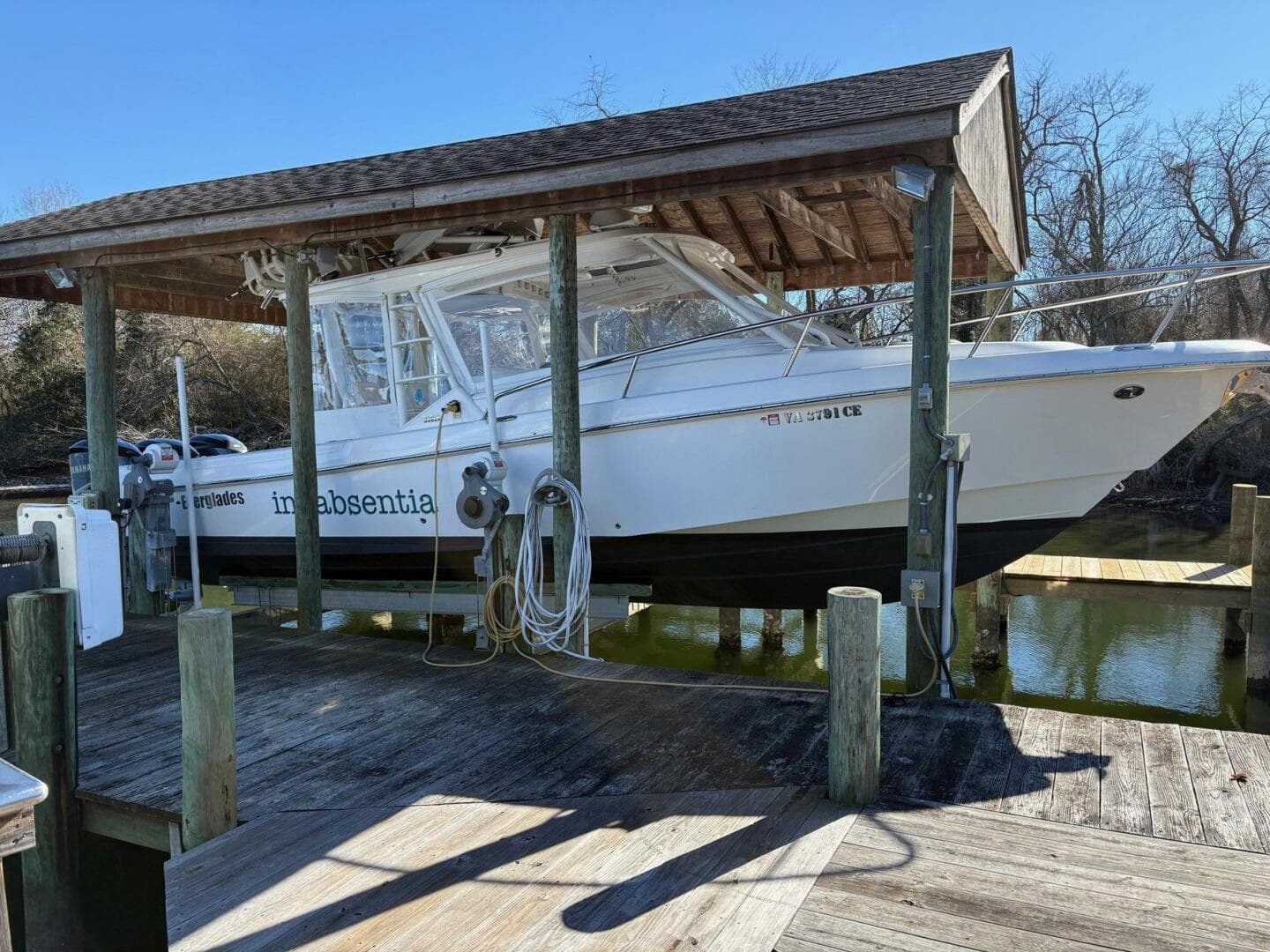 2017 Everglades 350 LX