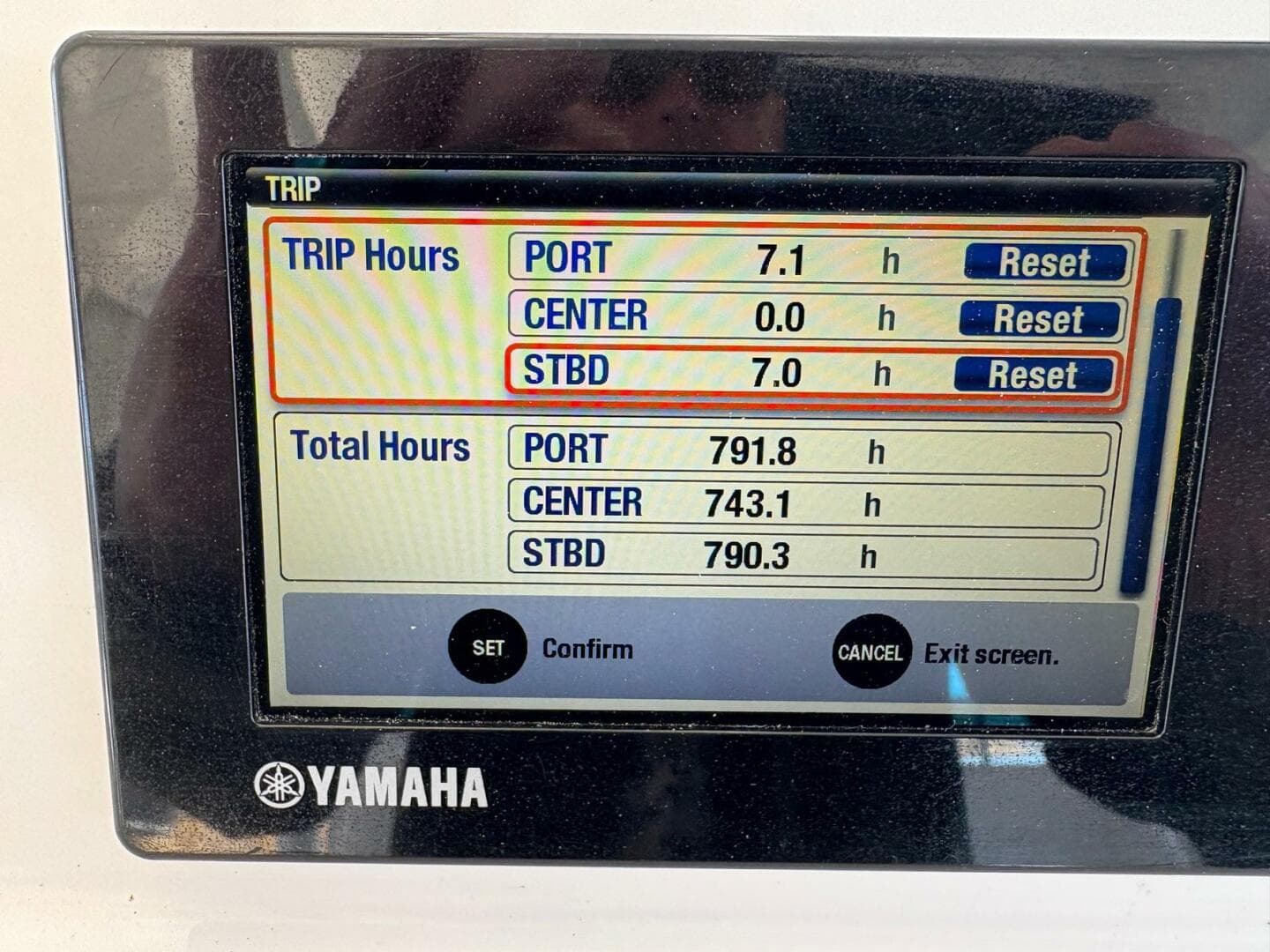 2017 Everglades 350 LX