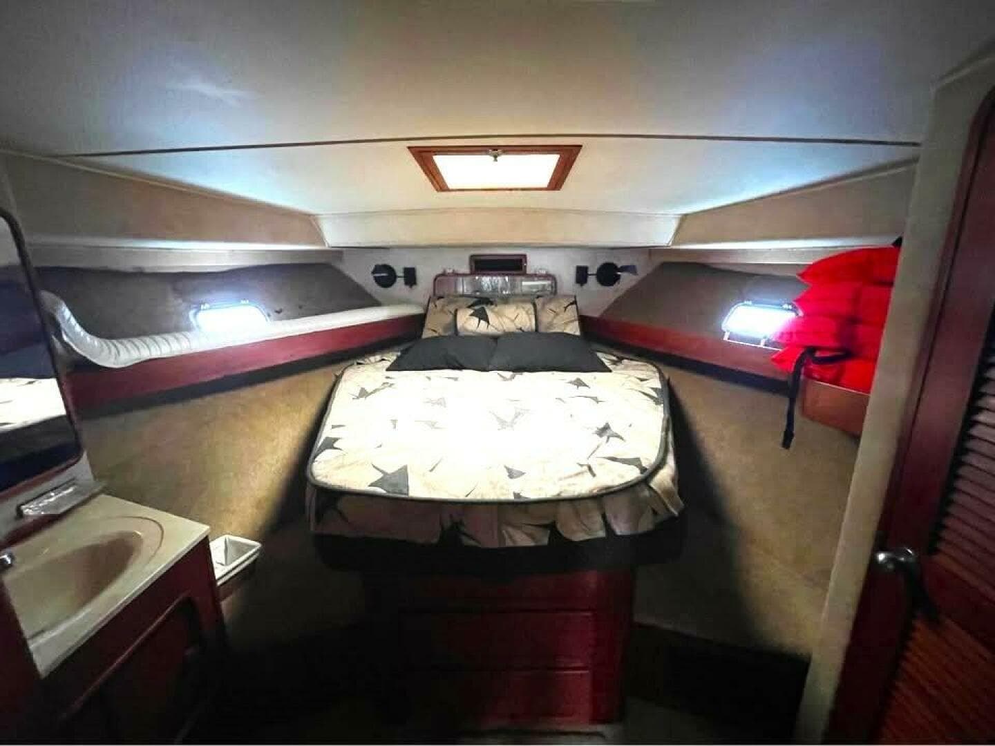 1986 Chris-Craft 422 COMMANDER