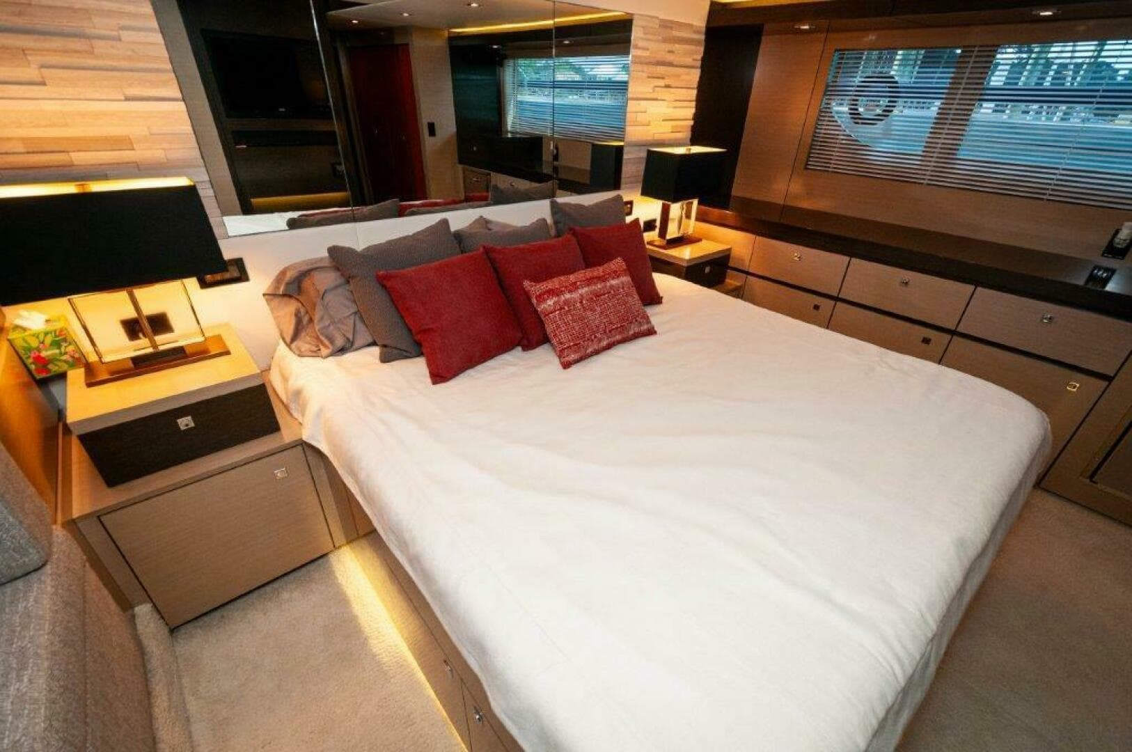 2019 Cruisers Yachts 60 Cantius- AFTER FIVE