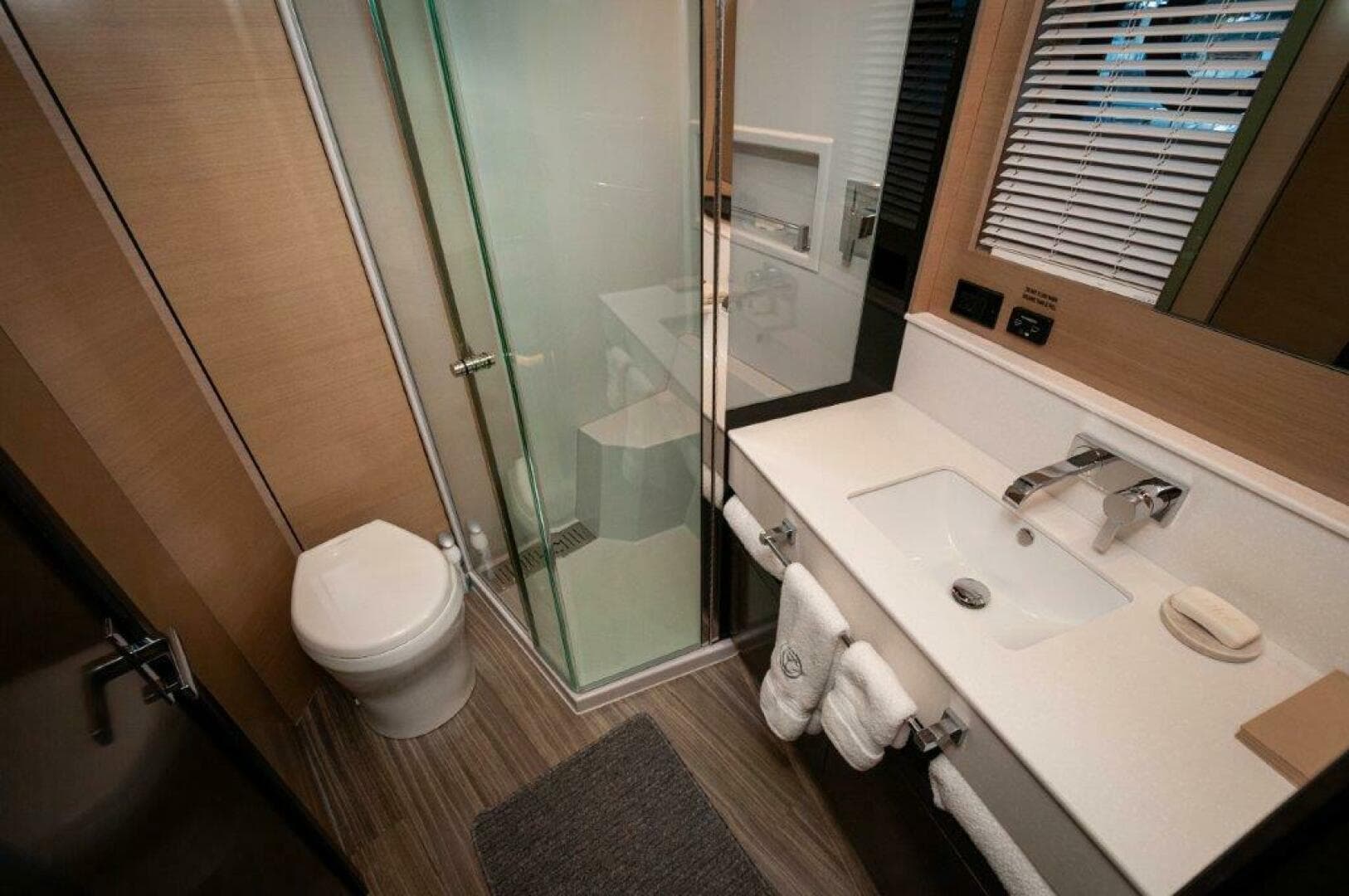 2019 Cruisers Yachts 60 Cantius- AFTER FIVE