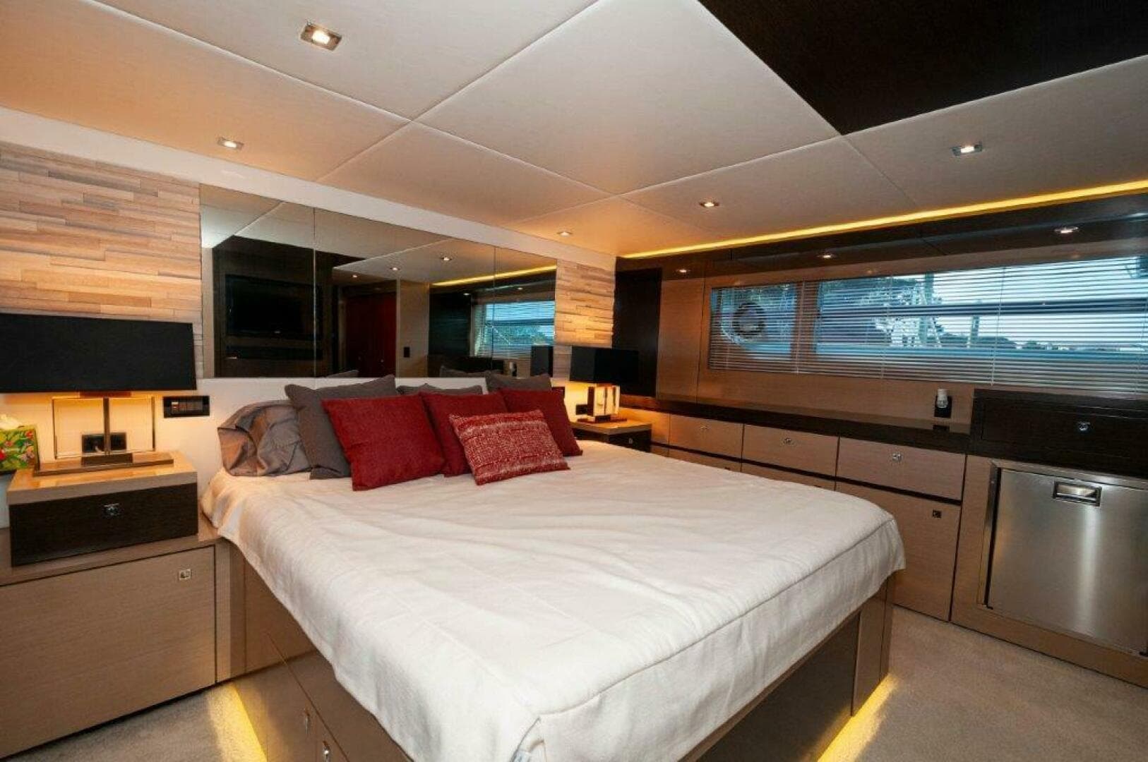 2019 Cruisers Yachts 60 Cantius- AFTER FIVE