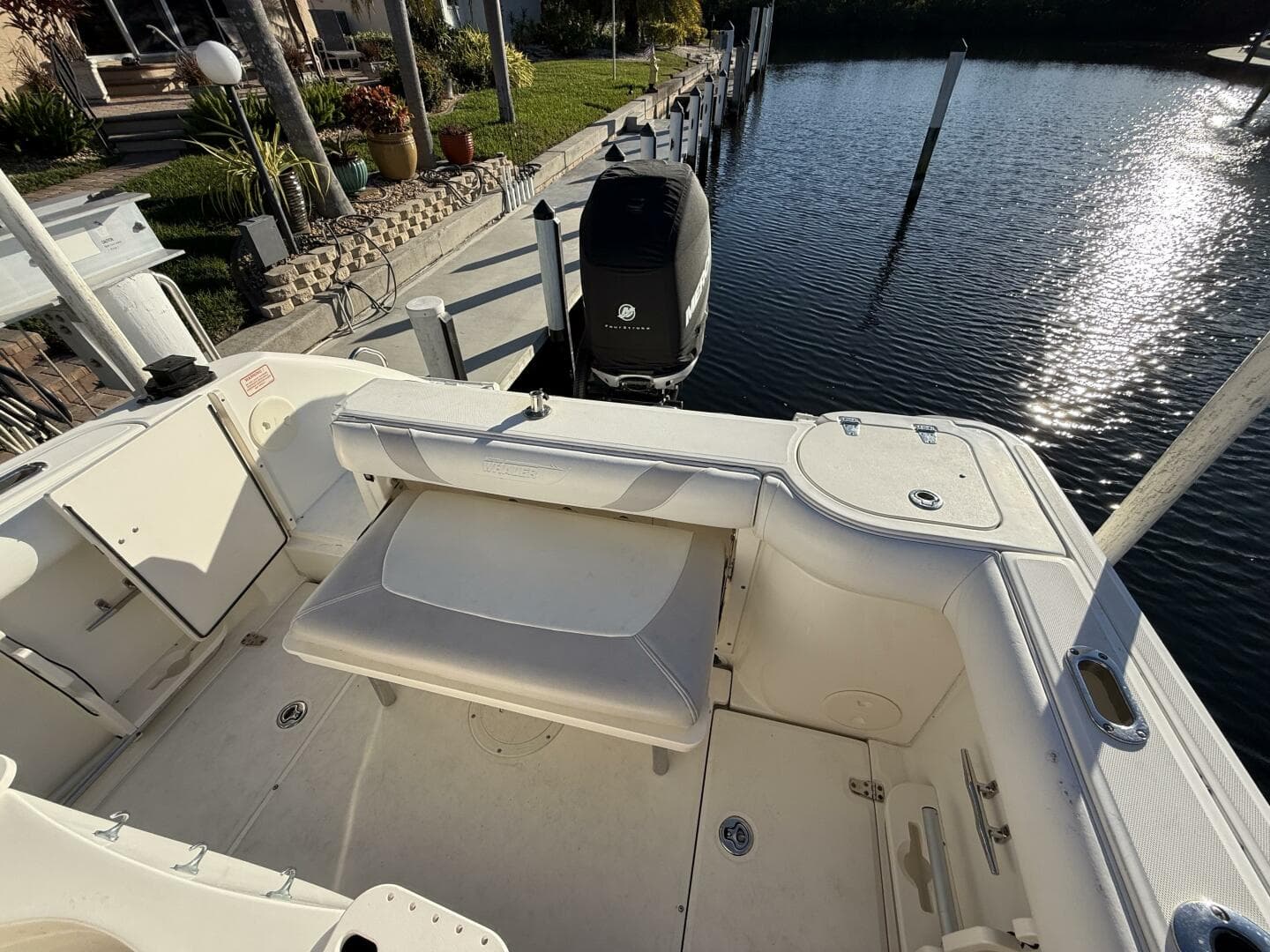 2006 Boston Whaler 240 Outrage