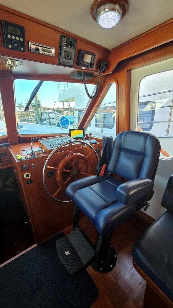 1987 DeFever 48 Tri Cabin
