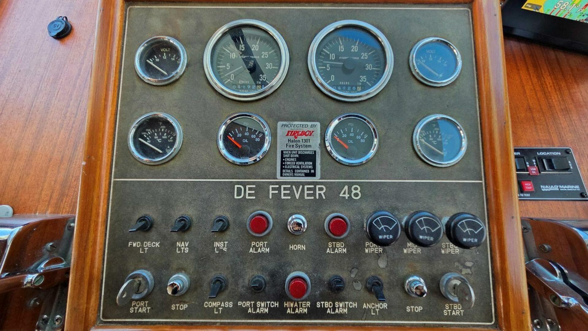 1987 DeFever 48 Tri Cabin