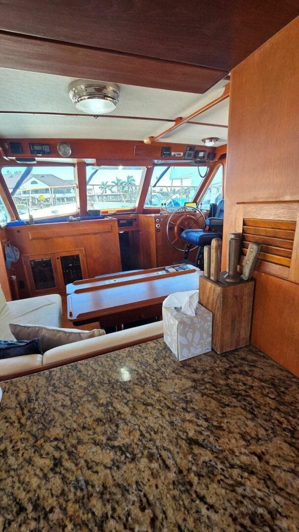 1987 DeFever 48 Tri Cabin