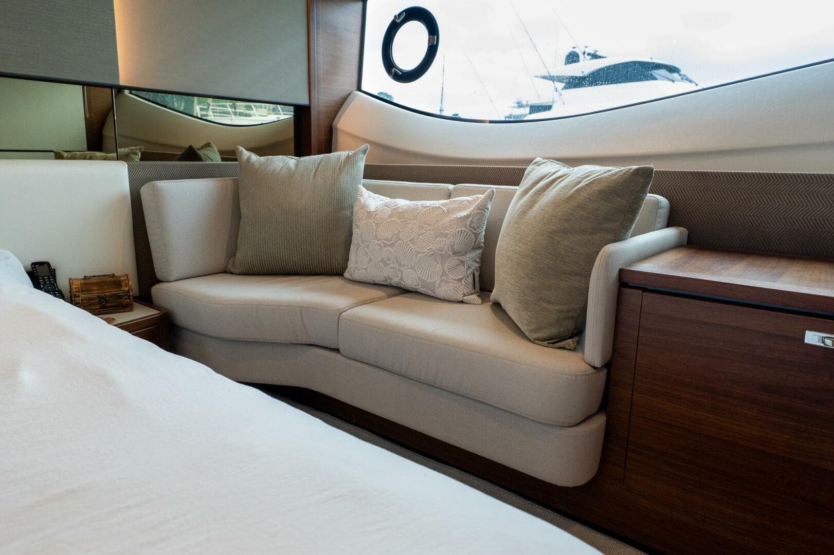 Princess 62 - Regent - Master Stateroom