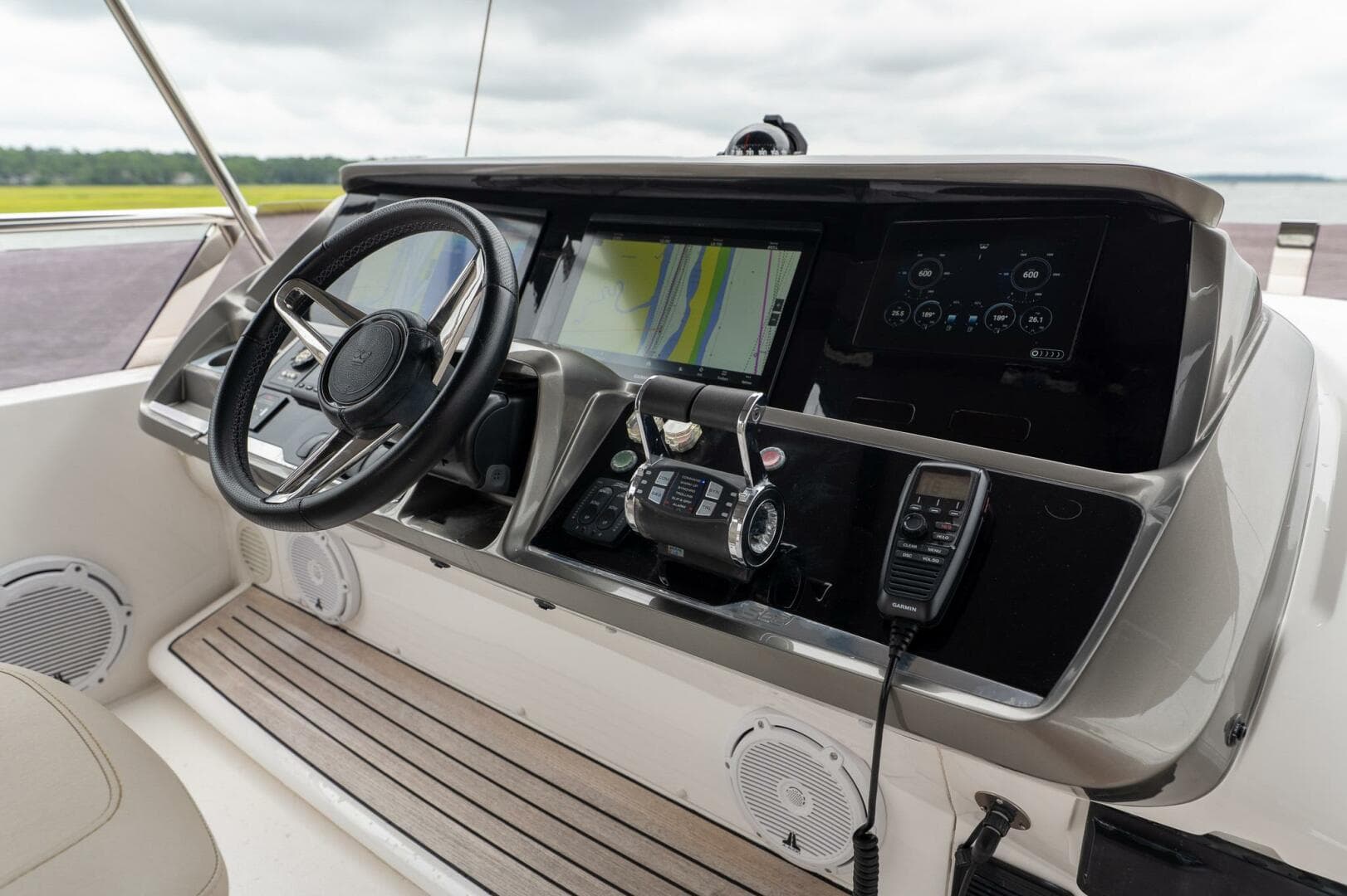 Princess 62 - Regent - Sport Bridge Helm