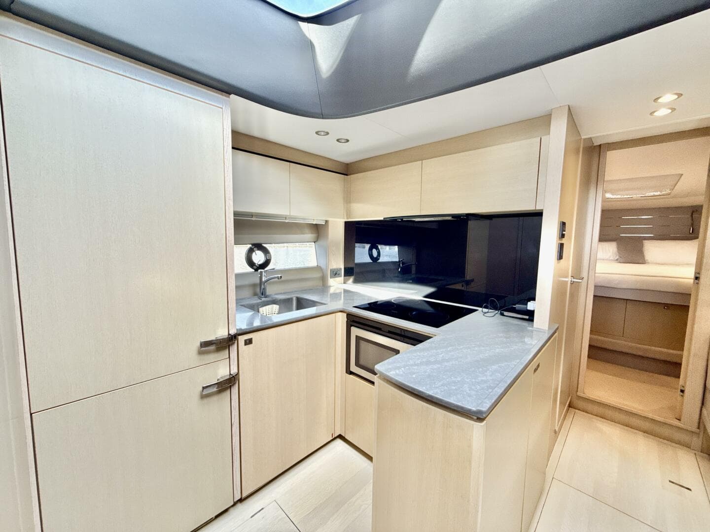 Princess 58 - IL CAPO - Galley