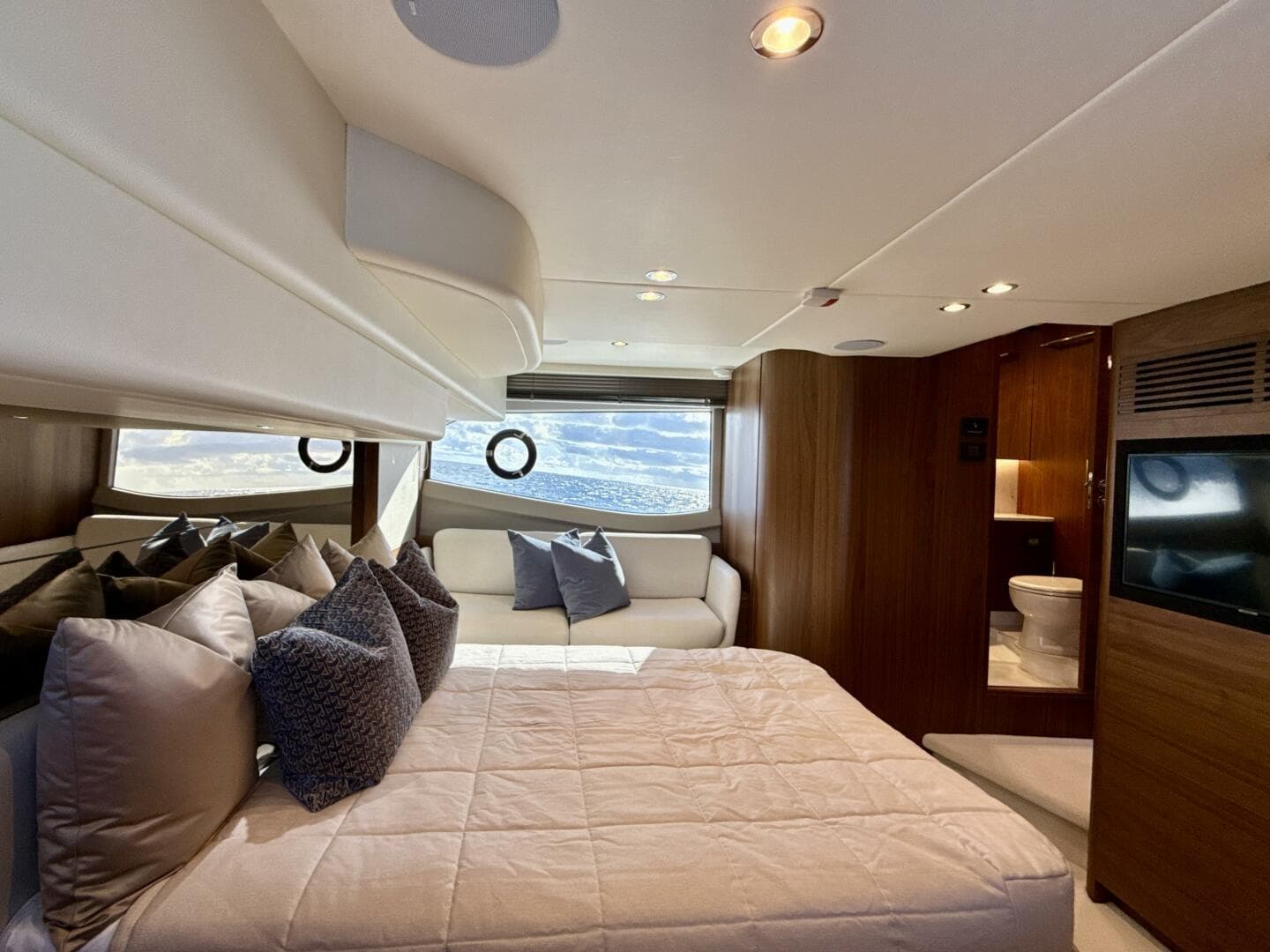 Princess 50 - Stateroom