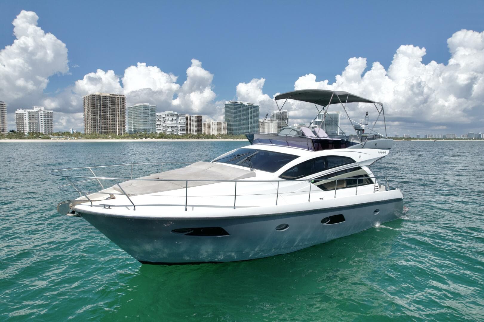 Rodman Muse - Lluvet - Exterior Profile