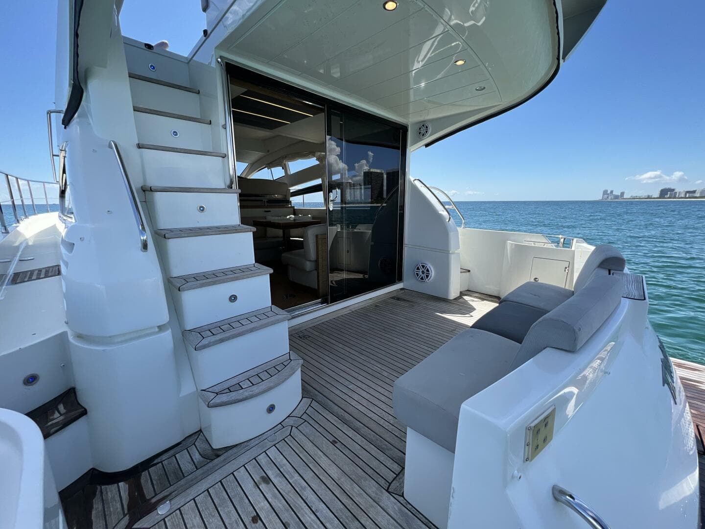 Rodman Muse - Lluvet - Cockpit