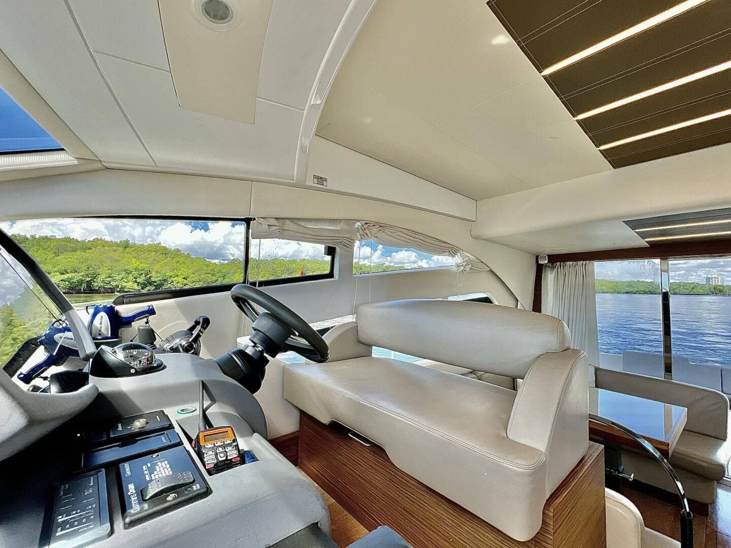 Rodman Muse - Lluvet - Helm