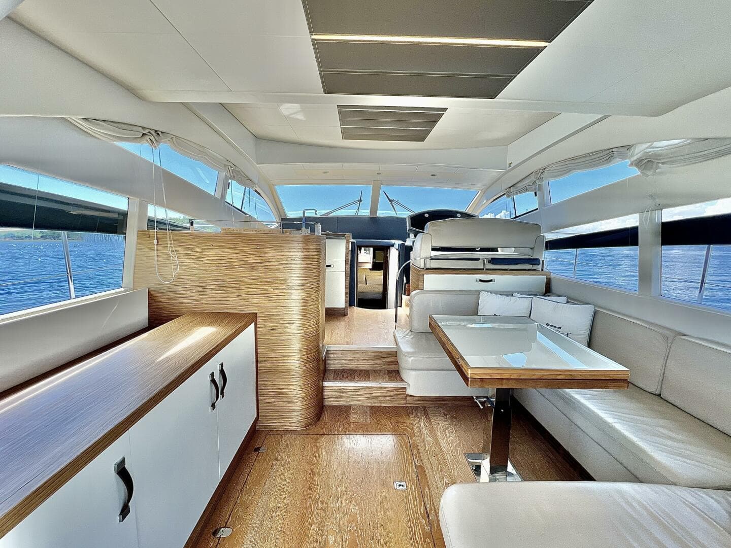 Rodman Muse - Lluvet - Dinette