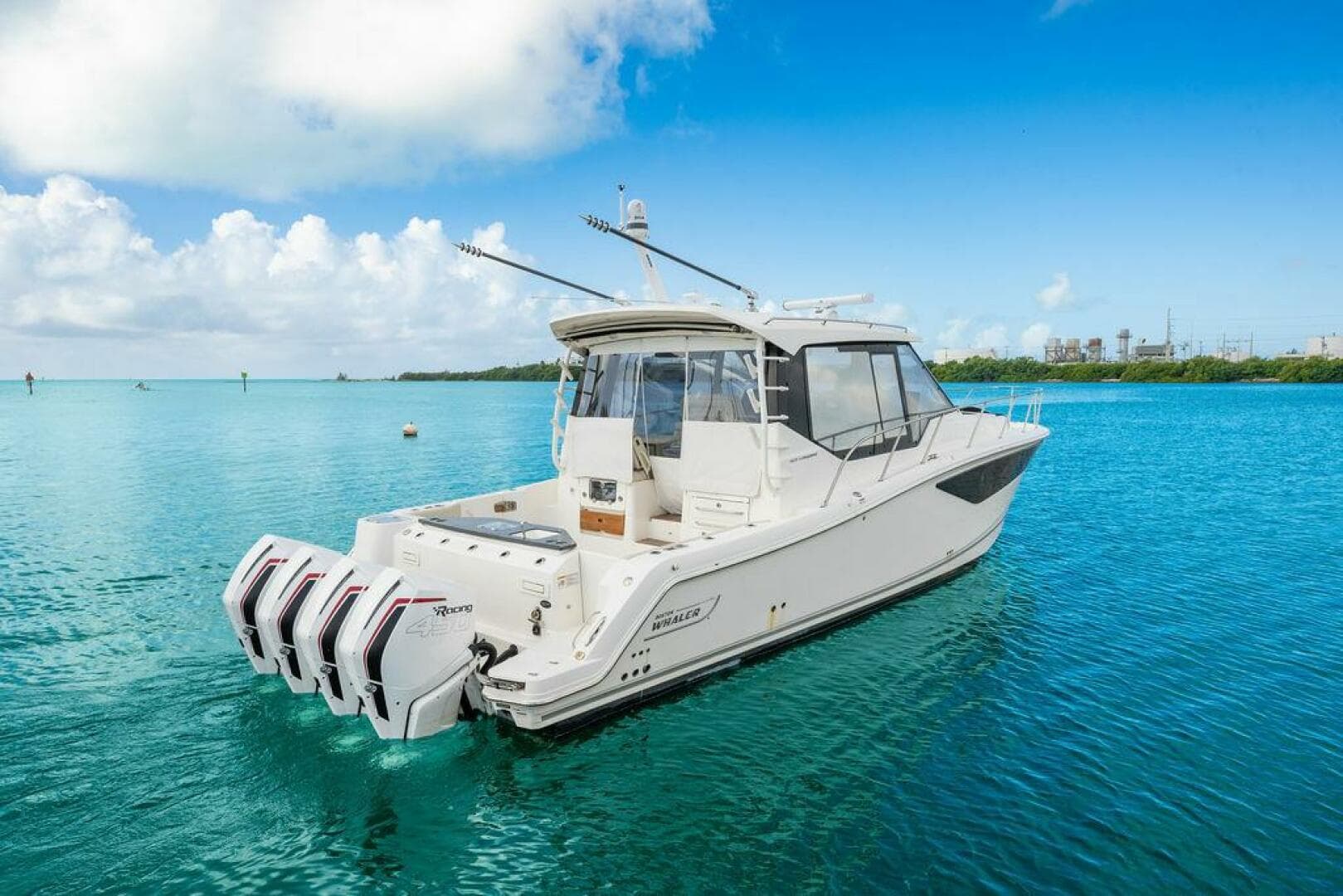 2023 Boston Whaler 405 Conquest