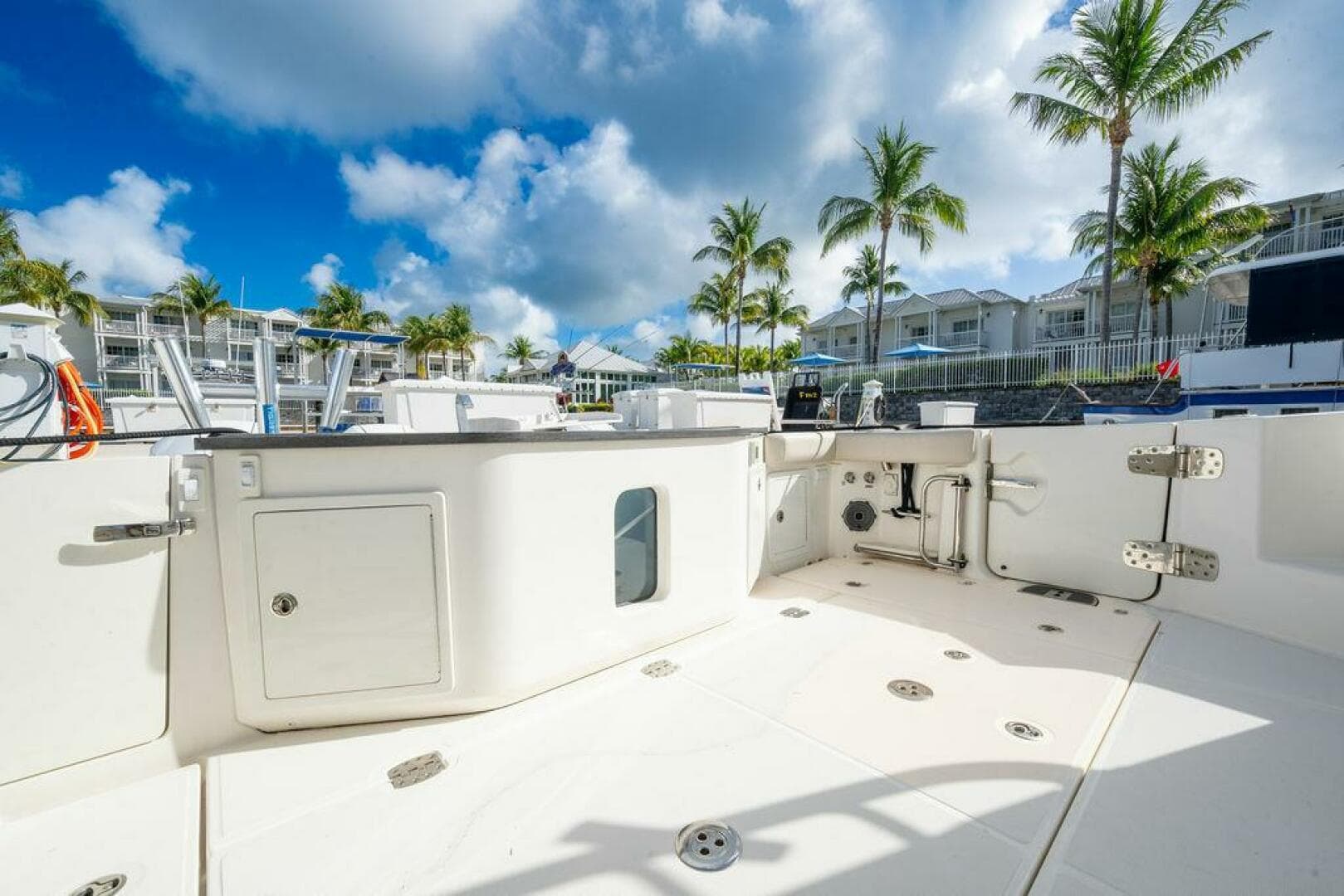 2023 Boston Whaler 405 Conquest