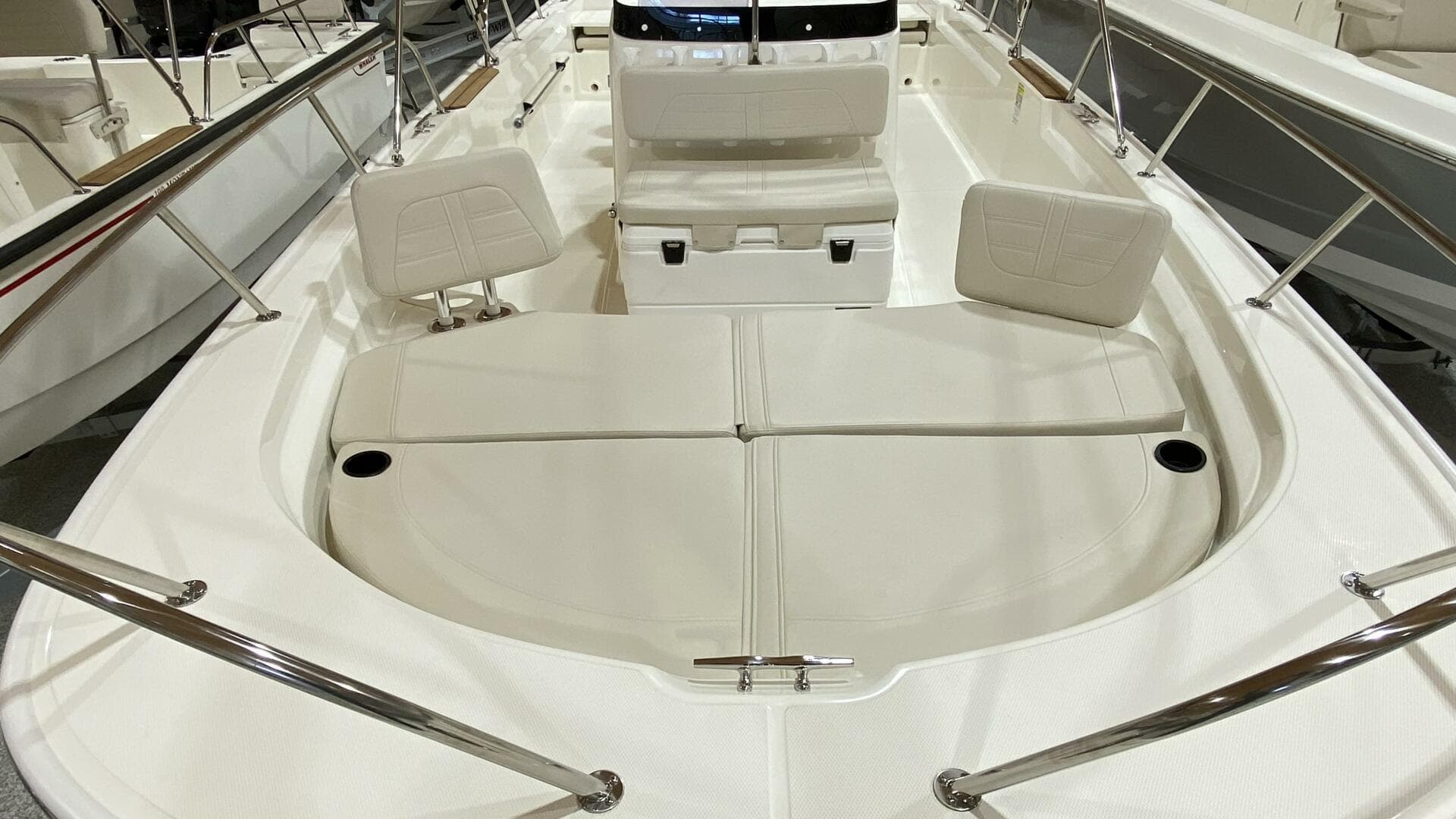 2022 Boston Whaler 