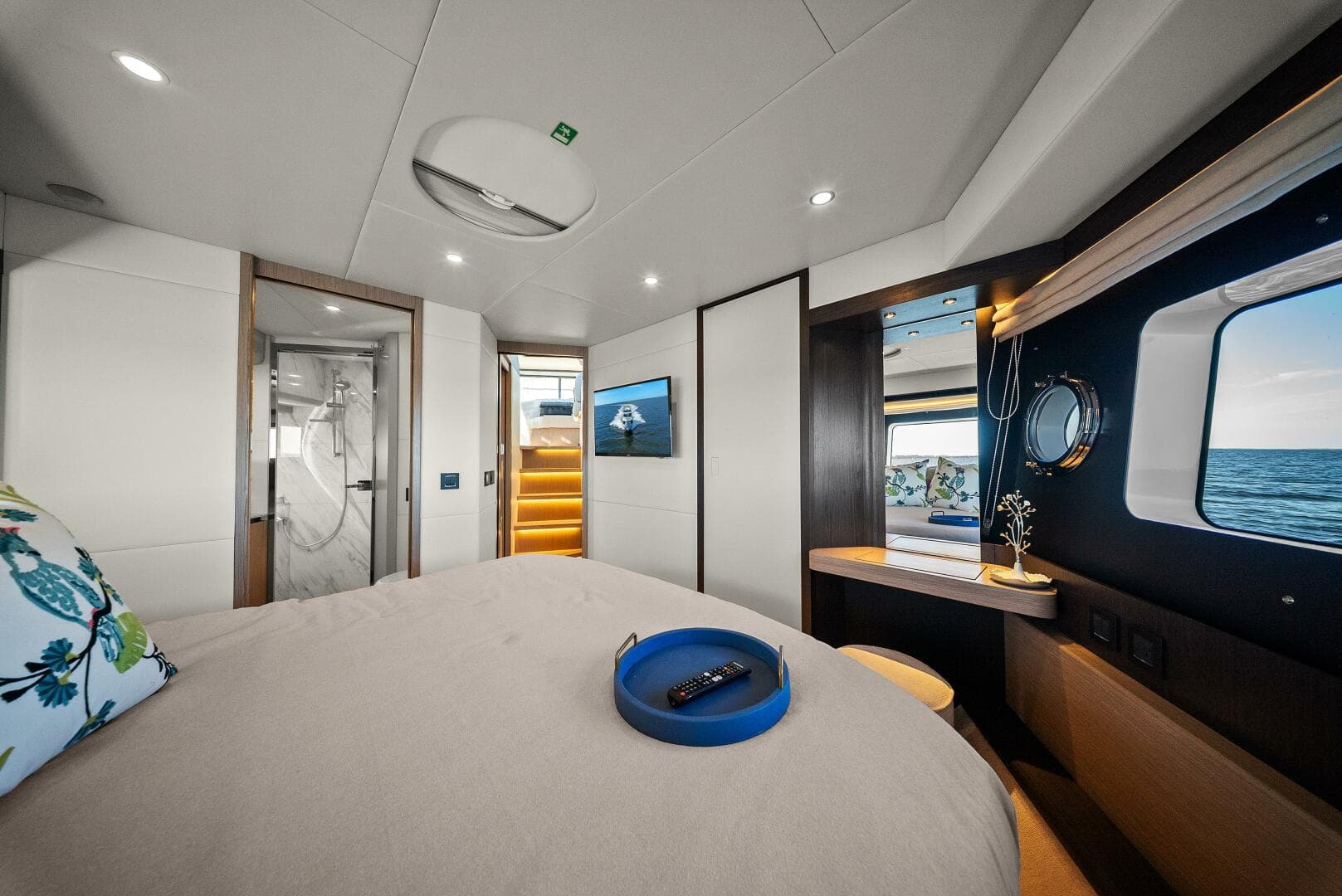 2025 Absolute 48 Navetta - Stateroom