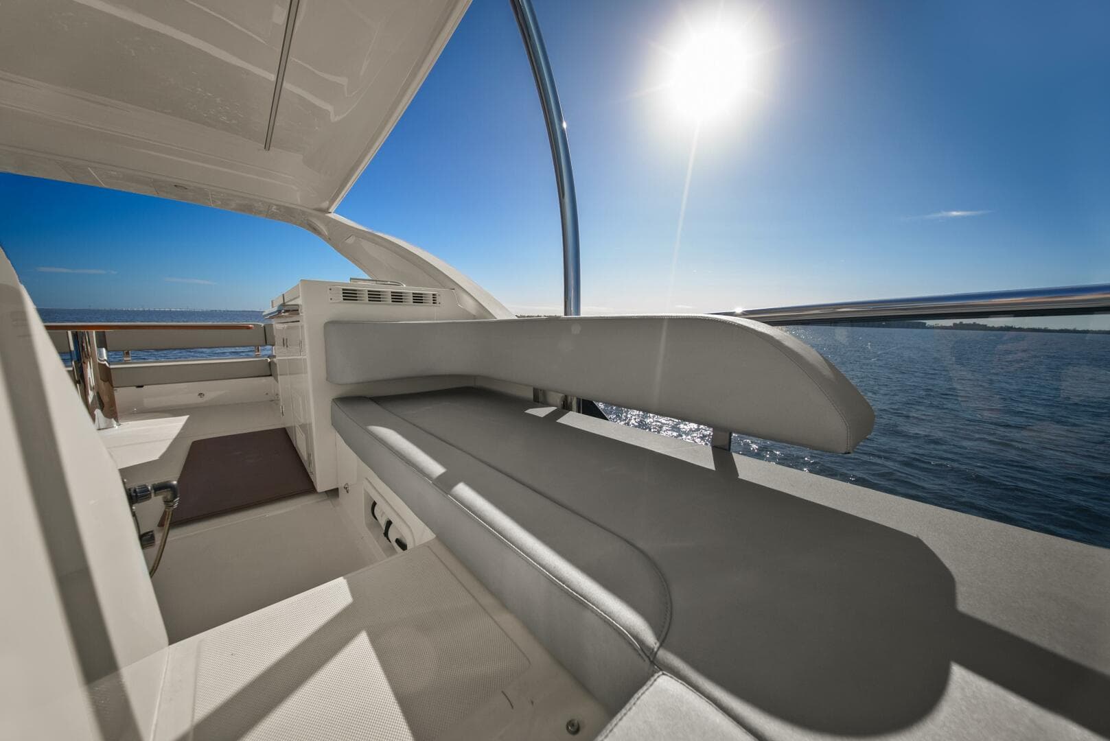 2025 Absolute 48 Navetta - Flybridge 